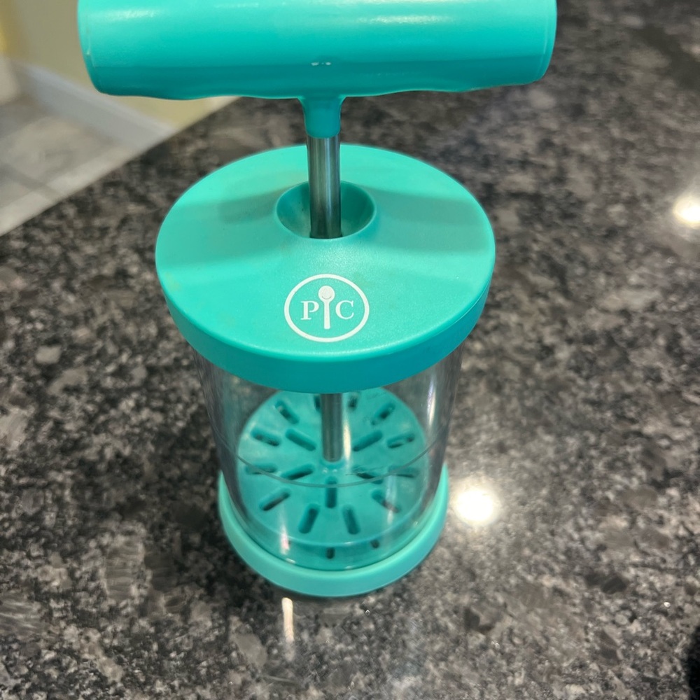Pampered Chef Whipped Cream Maker Handheld Whipping Cream Dispenser #1461